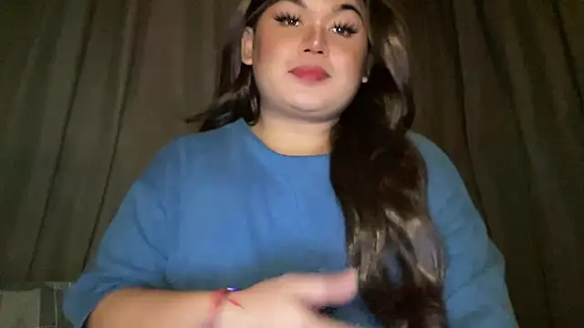 Snapshot of RedHead_Thalia chatting on 10/16/25, 04:08 RedHead Thalia online show from 10/16/25, 04:08