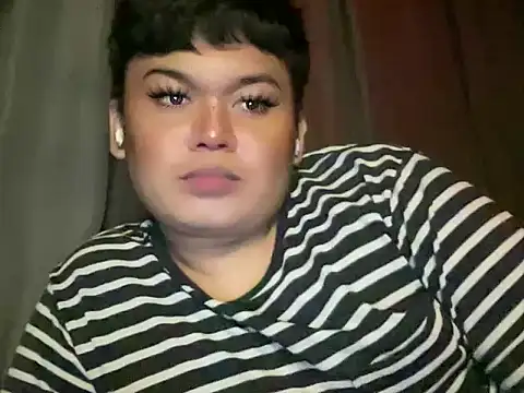 Snapshot of RedHead_Thalia chatting on 01/12/26, 10:15 RedHead Thalia online show from 01/12/26, 10:15