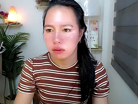 Snapshot of kimbratx chatting on 11/20/25, 10:09 kimbratx online show from 11/20/25, 10:09