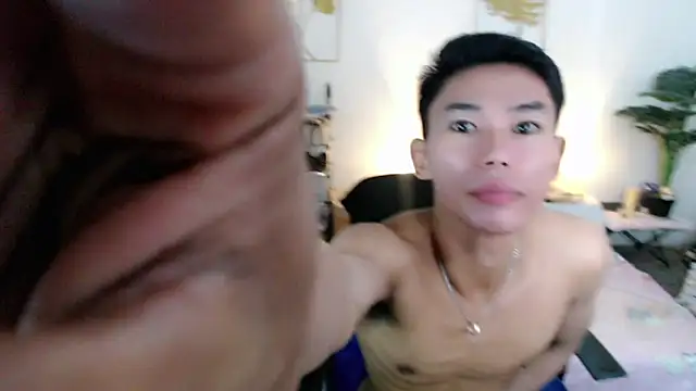 Snapshot of naughty_rence chatting on 10/24/25, 08:44 naughty rence online show from 10/24/25, 08:44