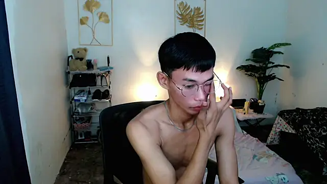 Snapshot of naughty_rence chatting on 10/25/25, 06:54 naughty rence online show from 10/25/25, 06:54