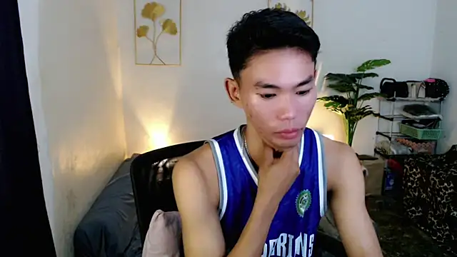 Snapshot of naughty_rence chatting on 12/02/25, 08:37 naughty rence online show from 12/02/25, 08:37