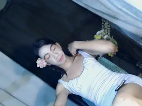 Snapshot of xyourdreamtrans chatting on 09/16/25, 11:22 xyourdreamtrans online show from 09/16/25, 11:22