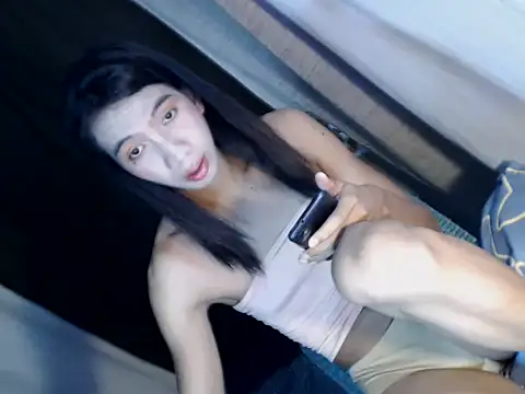 Snapshot of xyourdreamtrans chatting on 10/03/25, 06:32 xyourdreamtrans online show from 10/03/25, 06:32