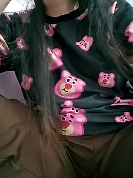 Snapshot of Yoo_j chatting on 10/21/25, 11:11 Yoo j online show from 10/21/25, 11:11