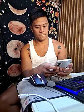 Snapshot of mr_dave chatting on 12/16/25, 02:11 mr dave online show from 12/16/25, 02:11