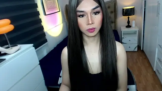 Snapshot of solana_imani chatting on 09/30/25, 03:17 solana imani online show from 09/30/25, 03:17