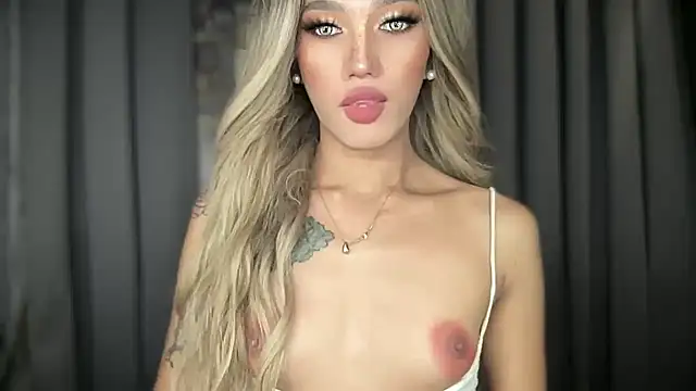 Lust-sluttymira online show from 11/30/25, 03:49