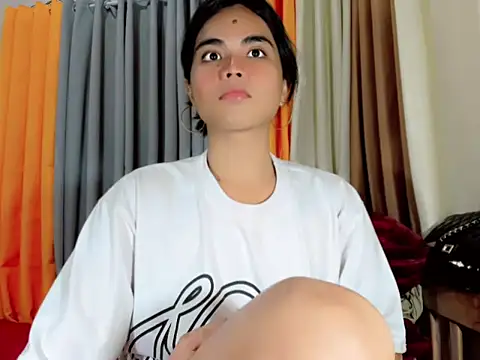 Snapshot of emerald_greysonxx chatting on 02/23/26, 03:31 emerald greysonxx online show from 02/23/26, 03:31