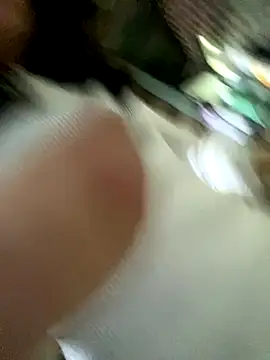 Snapshot of oneyou_400 chatting on 11/12/25, 04:57 oneyou 400 online show from 11/12/25, 04:57