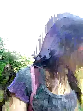 Snapshot of oneyou_400 chatting on 11/28/25, 01:41 oneyou 400 online show from 11/28/25, 01:41