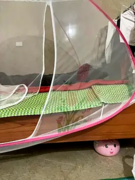 Snapshot of oneyou_400 chatting on 12/05/25, 11:30 oneyou 400 online show from 12/05/25, 11:30