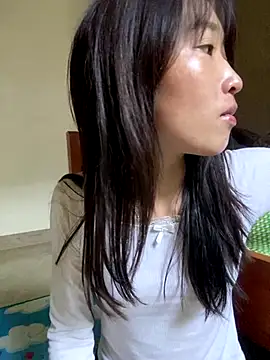 Snapshot of oneyou_400 chatting on 12/19/25, 01:45 oneyou 400 online show from 12/19/25, 01:45