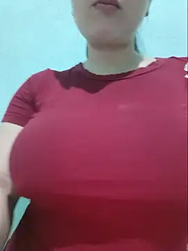 Snapshot of Shiny_Babe chatting on 05/16/26, 01:21 Shiny Babe online show from 05/16/26, 01:21