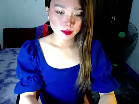 Urassiansweetcummer online show from 11/16/25, 01:33