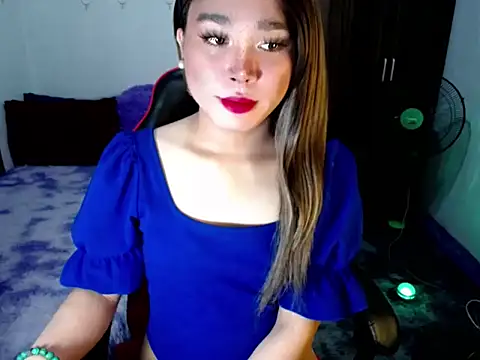 Urassiansweetcummer online show from 12/18/25, 02:39