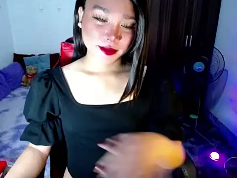 Urassiansweetcummer online show from 05/15/26, 04:08