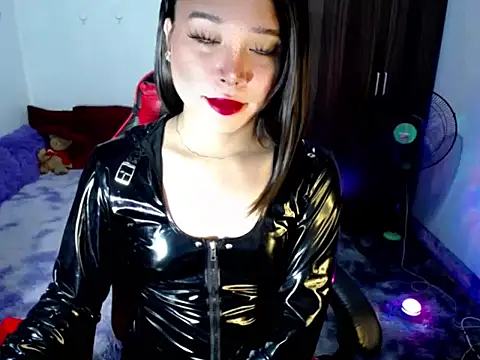 Snapshot of Urassiansweetcummer chatting on 06/27/26, 04:06 Urassiansweetcummer online show from 06/27/26, 04:06