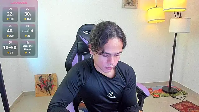 Snapshot of Maximiliano_scoott__ chatting on 10/30/25, 06:19 Maximiliano scoott   online show from 10/30/25, 06:19