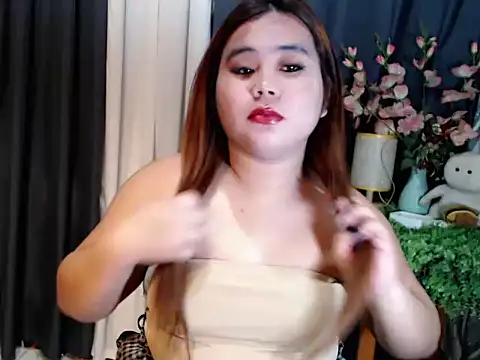 Snapshot of queen_staceyy chatting on 10/13/25, 04:45 queen staceyy online show from 10/13/25, 04:45