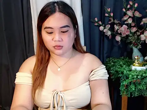 Snapshot of queen_staceyy chatting on 12/04/25, 07:06 queen staceyy online show from 12/04/25, 07:06