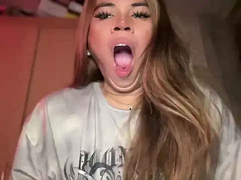 Snapshot of goddessofalltime chatting on 12/05/25, 04:21 goddessofalltime online show from 12/05/25, 04:21