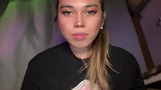 Snapshot of goddessofalltime chatting on 12/15/25, 03:16 goddessofalltime online show from 12/15/25, 03:16