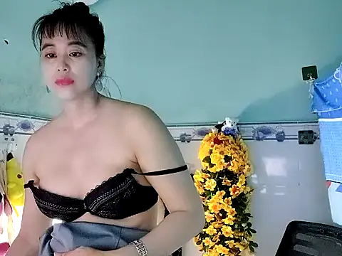 emgaixinhngoan online show from 09/13/25, 04:12