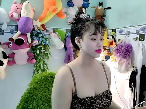 emgaixinhngoan online show from 10/16/25, 04:13