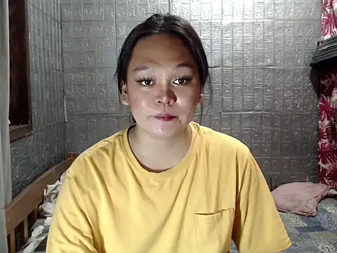 Snapshot of BunnyChain_ chatting on 09/21/25, 12:01 BunnyChain online show from 09/21/25, 12:01