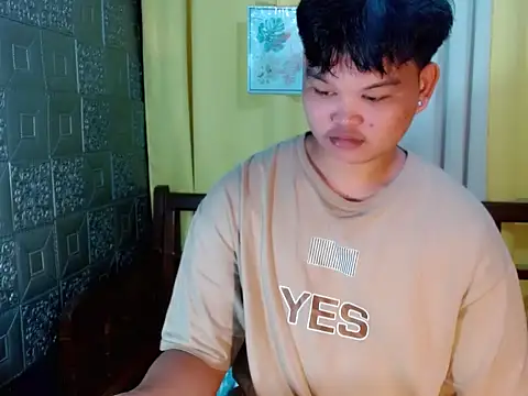 Snapshot of Reynelcock chatting on 10/29/25, 10:55 Reynelcock online show from 10/29/25, 10:55