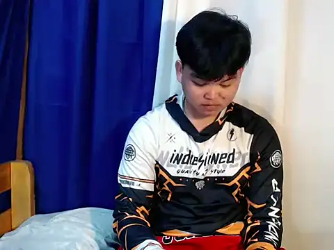 Snapshot of Reynelcock chatting on 11/02/25, 04:15 Reynelcock online show from 11/02/25, 04:15