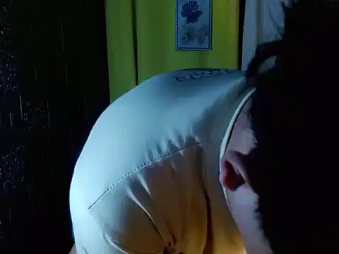 Snapshot of Reynelcock chatting on 11/05/25, 01:49 Reynelcock online show from 11/05/25, 01:49