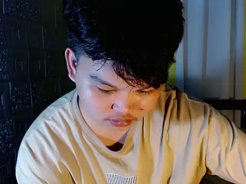 Snapshot of Reynelcock chatting on 11/09/25, 11:08 Reynelcock online show from 11/09/25, 11:08