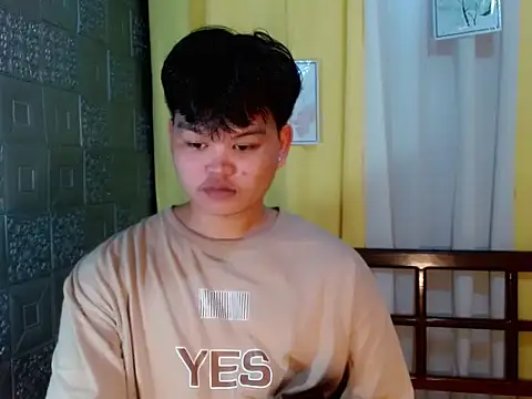 Snapshot of Reynelcock chatting on 11/10/25, 09:52 Reynelcock online show from 11/10/25, 09:52