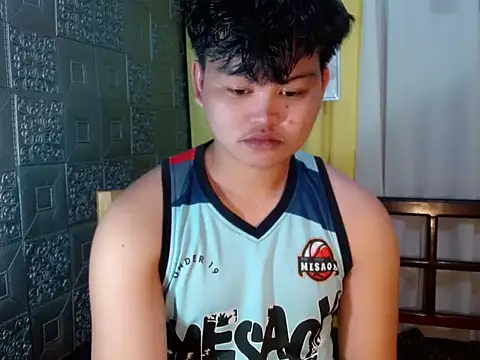 Snapshot of Reynelcock chatting on 11/20/25, 06:57 Reynelcock online show from 11/20/25, 06:57