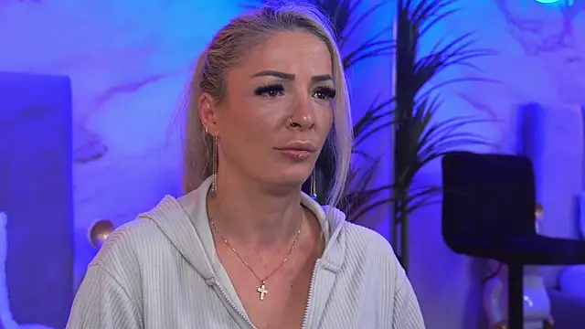 Izabellle02 online show from 04/11/26, 03:33