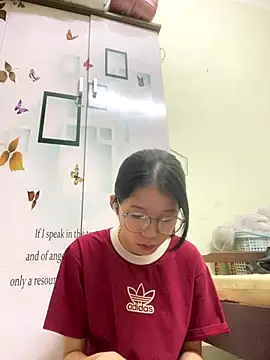 meomeo2k6 online show from 10/23/25, 05:40