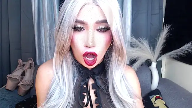 Snapshot of UrGoddess_xx chatting on 10/08/25, 05:10 UrGoddess xx online show from 10/08/25, 05:10