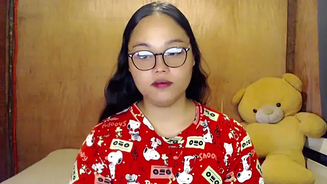 Snapshot of _Lylia chatting on 09/13/25, 04:23 Lylia online show from 09/13/25, 04:23