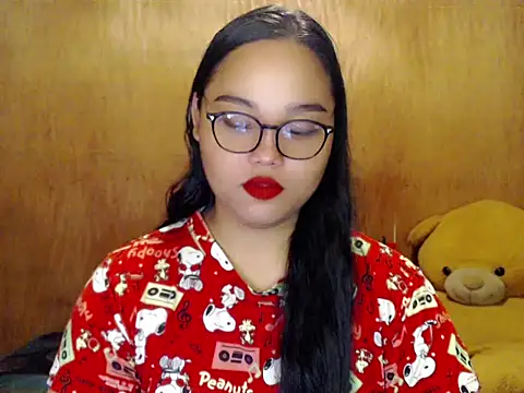  Lylia online show from 11/12/25, 06:30