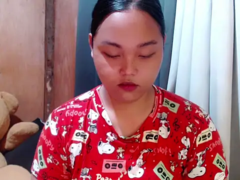  Lylia online show from 12/23/25, 05:16