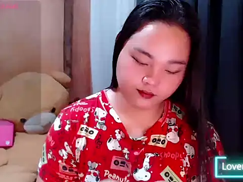 Snapshot of _Lylia chatting on 07/17/26, 10:22 Lylia online show from 07/17/26, 10:22