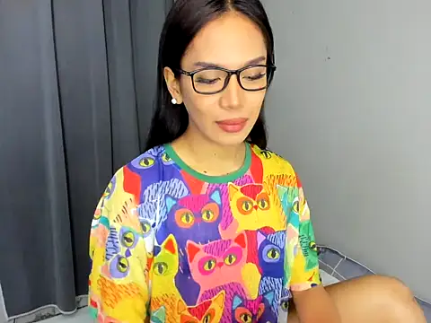 Snapshot of lucyshanex chatting on 10/26/25, 07:42 lucyshanex online show from 10/26/25, 07:42