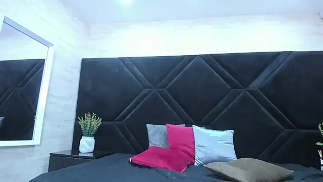 Dantzel  online show from 03/06/26, 07:10