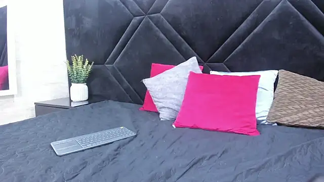 Dantzel  online show from 03/14/26, 06:46