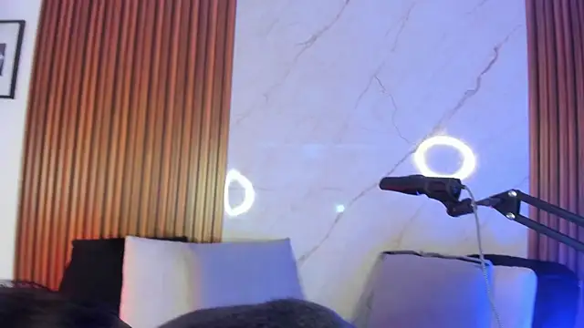 luixdust  online show from 10/13/25, 09:37