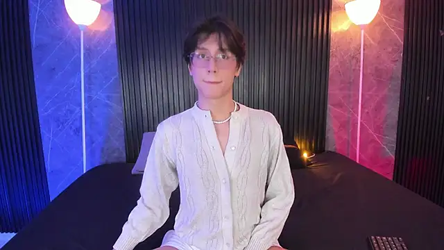 luixdust  online show from 11/08/25, 06:57