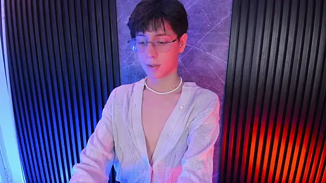 luixdust  online show from 12/04/25, 05:39