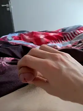 Snapshot of justhubert chatting on 09/12/25, 01:44 justhubert online show from 09/12/25, 01:44